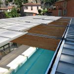 17008 Piscine publique avec un toit amovible