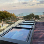 Toit rétractable sur escalier d’accès toit terrasse – TOITEL –