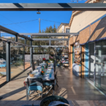Toiture rétractable sur la terrasse d’une villa – TOITEL –